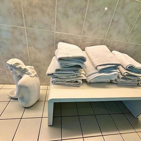 Magisches Doppelzimmer Mit Atemberaubender Wasserfall-Wand In زيلينغنشتات المظهر الخارجي الصورة