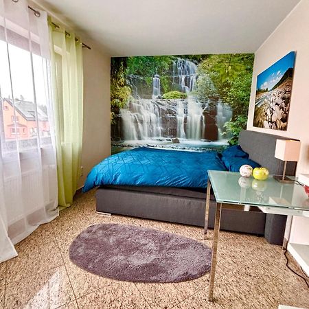 Magisches Doppelzimmer Mit Atemberaubender Wasserfall-Wand In زيلينغنشتات المظهر الخارجي الصورة